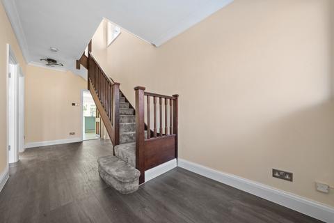 28 Carleton Avenue, Wallington, SM6 9LN