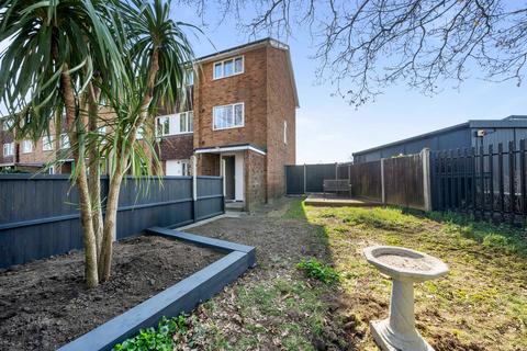 2 Bond Gardens, Wallington, SM6 7LP