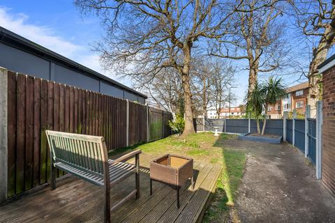 2 Bond Gardens, Wallington, SM6 7LP