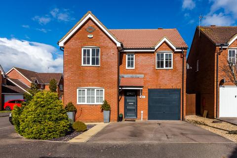 4 bedroom detached house for sale, Coltsfoot Road, Rushden NN10