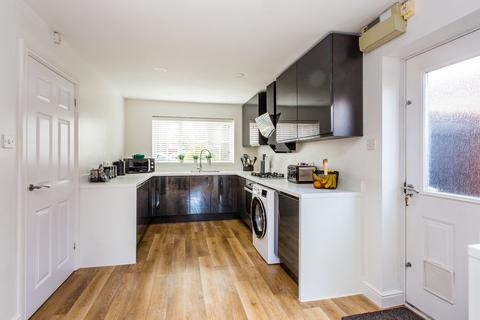 4 bedroom detached house for sale, Coltsfoot Road, Rushden NN10