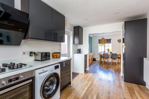 4 bedroom detached house for sale, Coltsfoot Road, Rushden NN10