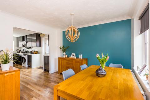 4 bedroom detached house for sale, Coltsfoot Road, Rushden NN10