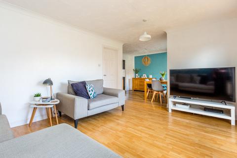 30 Coltsfoot Road, Rushden, NN10 0GE