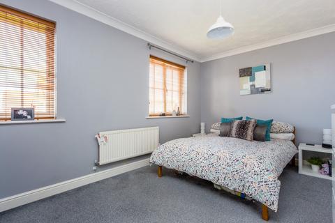 30 Coltsfoot Road, Rushden, NN10 0GE