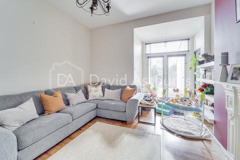 3 bedroom terraced house to rent, Park Avenue, Alexandra Palace, London