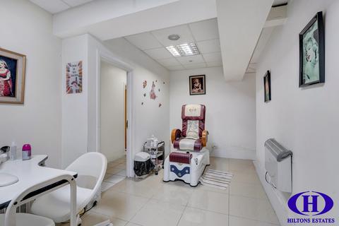 Retail property (high street) to rent, The Broadway, Southall