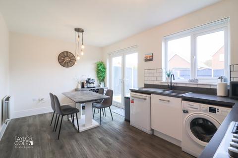 3 bedroom semi-detached house for sale, Essington Close, Amington