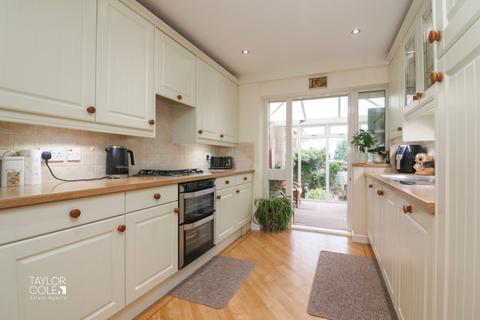 2 bedroom detached bungalow for sale, Wigford Road, Dosthill