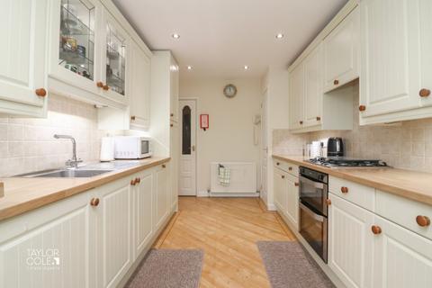 2 bedroom detached bungalow for sale, Wigford Road, Dosthill