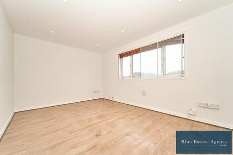 6 Aldergrove Gardens, Hounslow, TW3 3DL