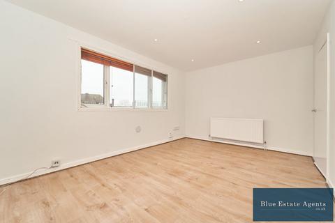 6 Aldergrove Gardens, Hounslow, TW3 3DL