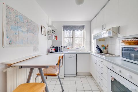 2 bedroom flat for sale, Brompton Park Crescent, London