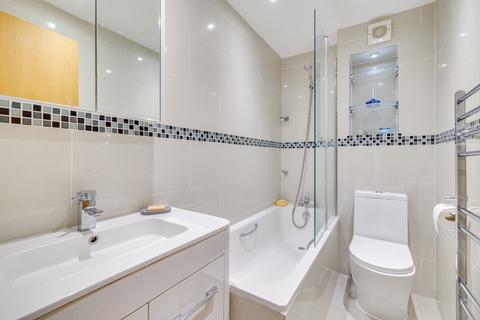 2 bedroom flat for sale, Brompton Park Crescent, London