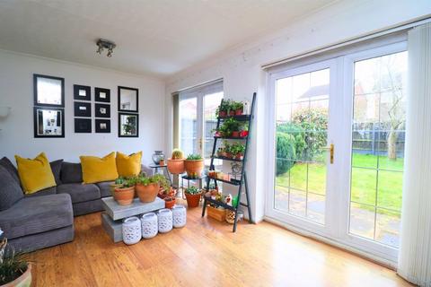 21 Daffodil Place, Walsall, WS5 3DX