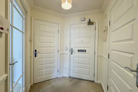 1 bedroom apartment for sale, Tregolls Lodge, St. Clements Hill, Truro