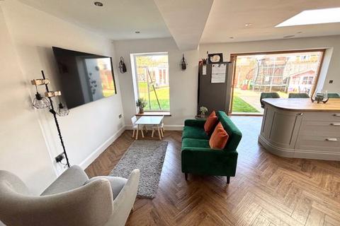 21 Clausen Close, Birmingham, B43 7UD