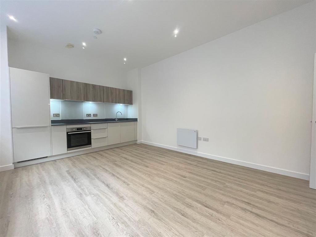 Kitchen &amp; Living