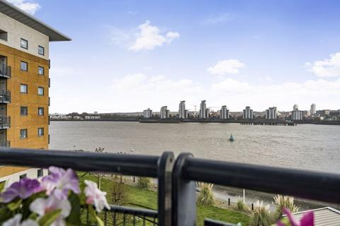 2 bedroom apartment for sale, Fishguard Way, Galleons Lock, E16