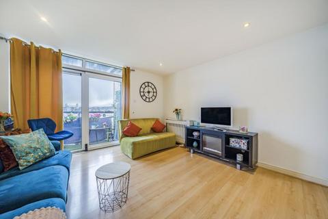 2 bedroom apartment for sale, Fishguard Way, Galleons Lock, E16
