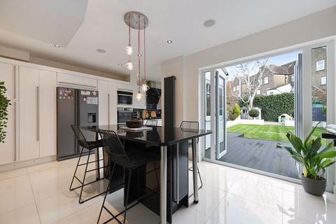 4 bedroom semi-detached house for sale, Woodlands, Harrow