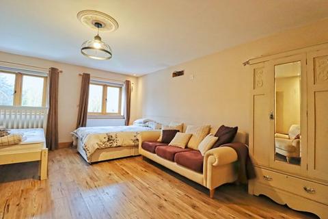 1 bedroom in a house share to rent, Sporhams, Basildon