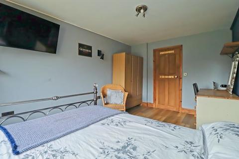 1 bedroom in a house share to rent, Sporhams, Basildon