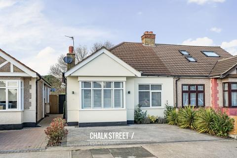 76 Randall Drive, Hornchurch, RM12 6TA
