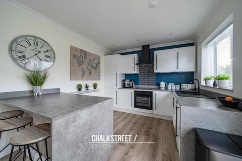 76 Randall Drive, Hornchurch, RM12 6TA