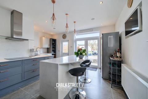 4 bedroom detached house for sale, Babington Road, Hornchurch, RM12