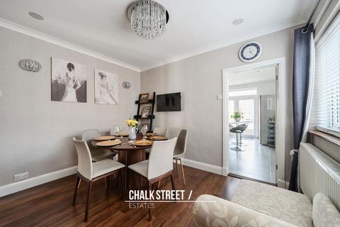 4 bedroom detached house for sale, Babington Road, Hornchurch, RM12