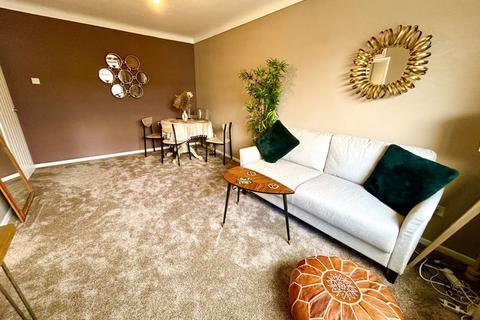 1 bedroom apartment to rent, Brooklands Road, Sale