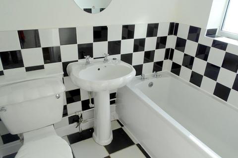 3 bedroom end of terrace house to rent, Clumber Street, Warsop