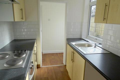 3 bedroom end of terrace house to rent, Clumber Street, Warsop