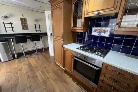 3 bedroom semi-detached house for sale, Dalehead Drive, Oldham OL2
