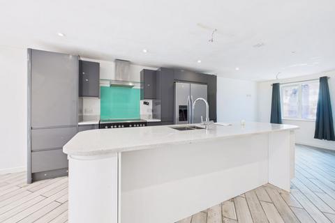 3 bedroom detached house for sale, Castle View Close, TR15
