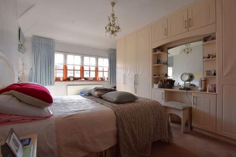 4 bedroom semi-detached house for sale, Parkfield Gardens, Harrow