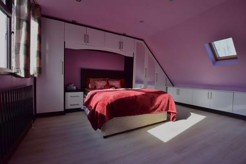 4 bedroom semi-detached house for sale, Woodlands, Harrow
