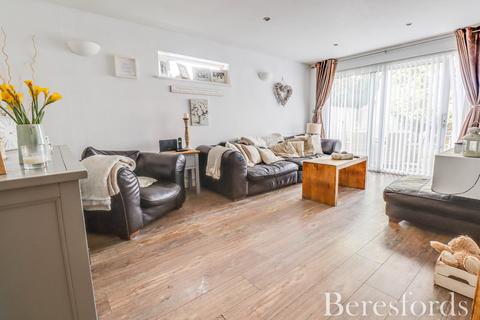 4 bedroom detached house for sale, Willowdene Court, Warley, CM14