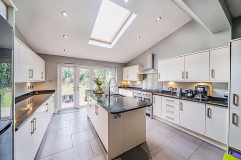 109 Woodcote Grove Road, Coulsdon, CR5 2AN