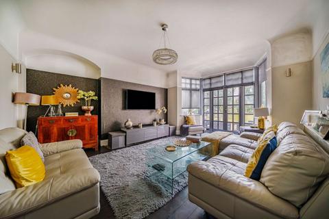 109 Woodcote Grove Road, Coulsdon, CR5 2AN