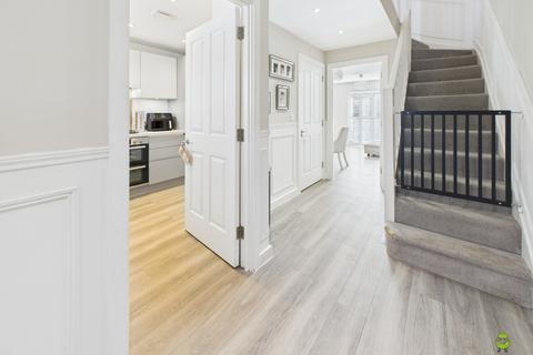 3 bedroom townhouse for sale, FAIRLAWN CRESCENT, GREENHITHE, DA9