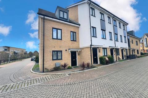 3 bedroom townhouse for sale, FAIRLAWN CRESCENT, GREENHITHE, DA9