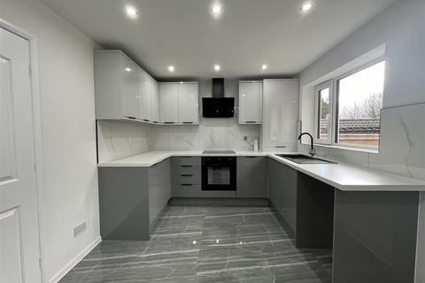 3 bedroom semi-detached house for sale, Burberry Close, Bradford BD4