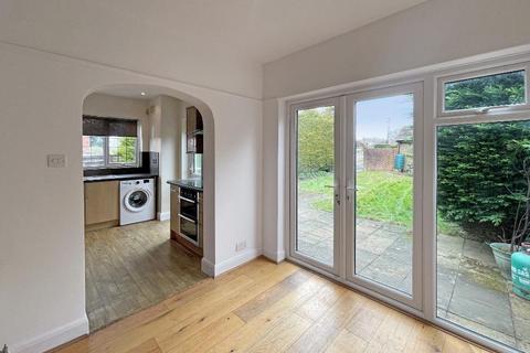 30 Mitchley Hill, South Croydon, CR2 9HA