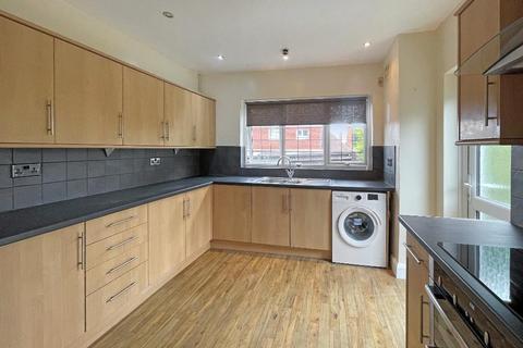 30 Mitchley Hill, South Croydon, CR2 9HA
