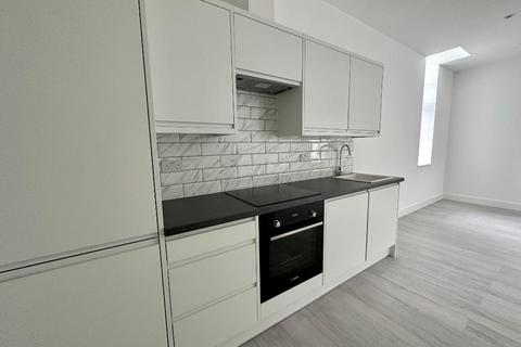 2 bedroom flat to rent, 234 Southchurch Road, Southend on Sea, Essex, SS1 2NR