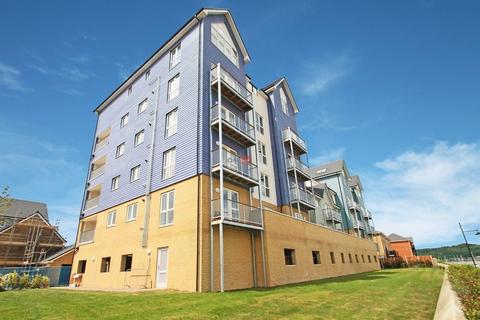 2 bedroom apartment to rent, Dunlin Drive, Chatham