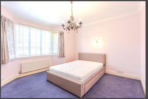 120 Vale Road, Windsor, SL4 5JN
