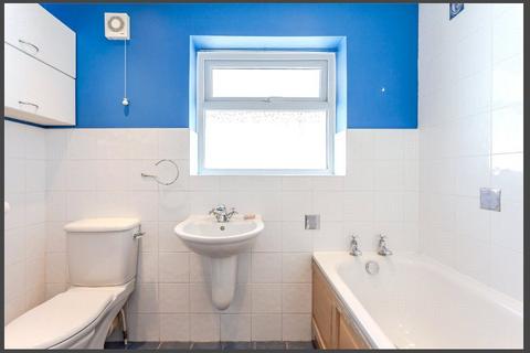 120 Vale Road, Windsor, SL4 5JN